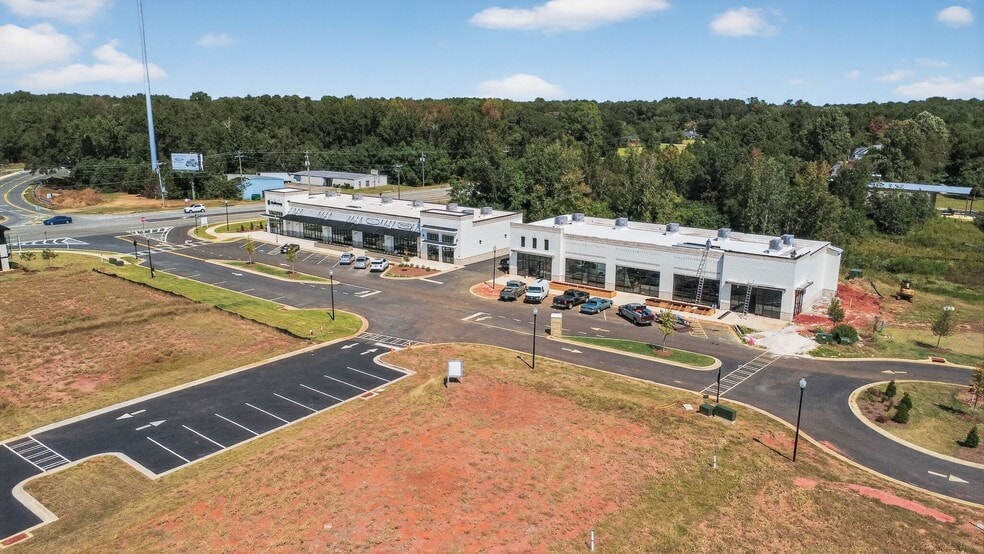 1904 Houston Lake Rd, Perry, GA for sale - Building Photo - Image 3 of 9