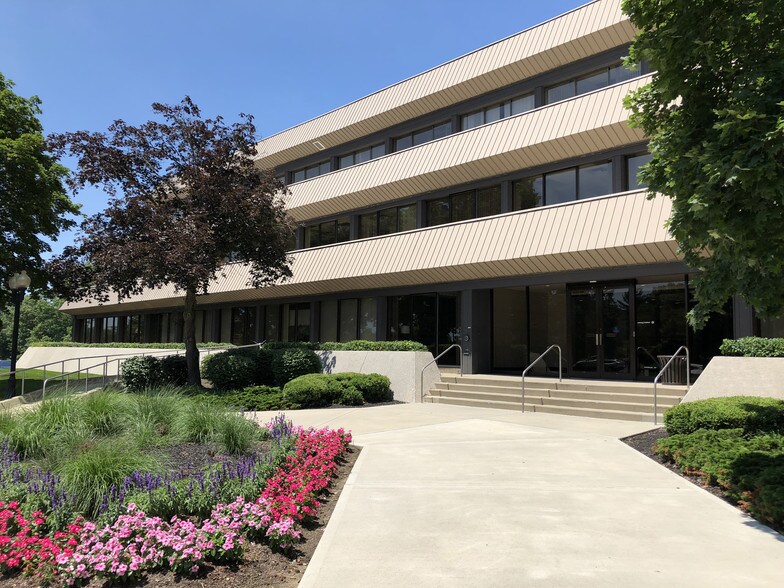 500 W Wilson Bridge Rd, Worthington, OH, 43085 Office Space For Lease