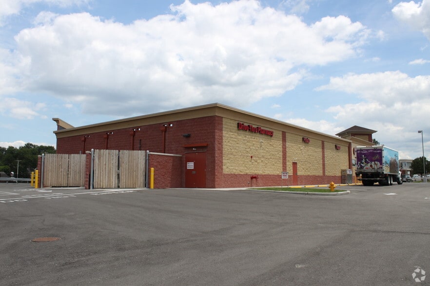 8915 Saint Charles Rock Rd, Saint Louis, MO for lease - Building Photo - Image 3 of 4