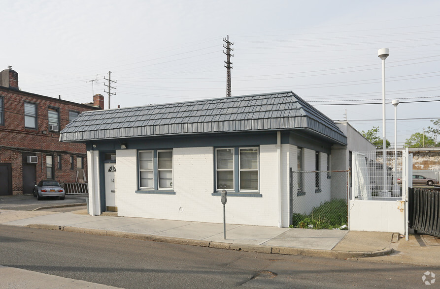 14 W Hawthorne Ave, Valley Stream, NY for lease - Building Photo - Image 1 of 16