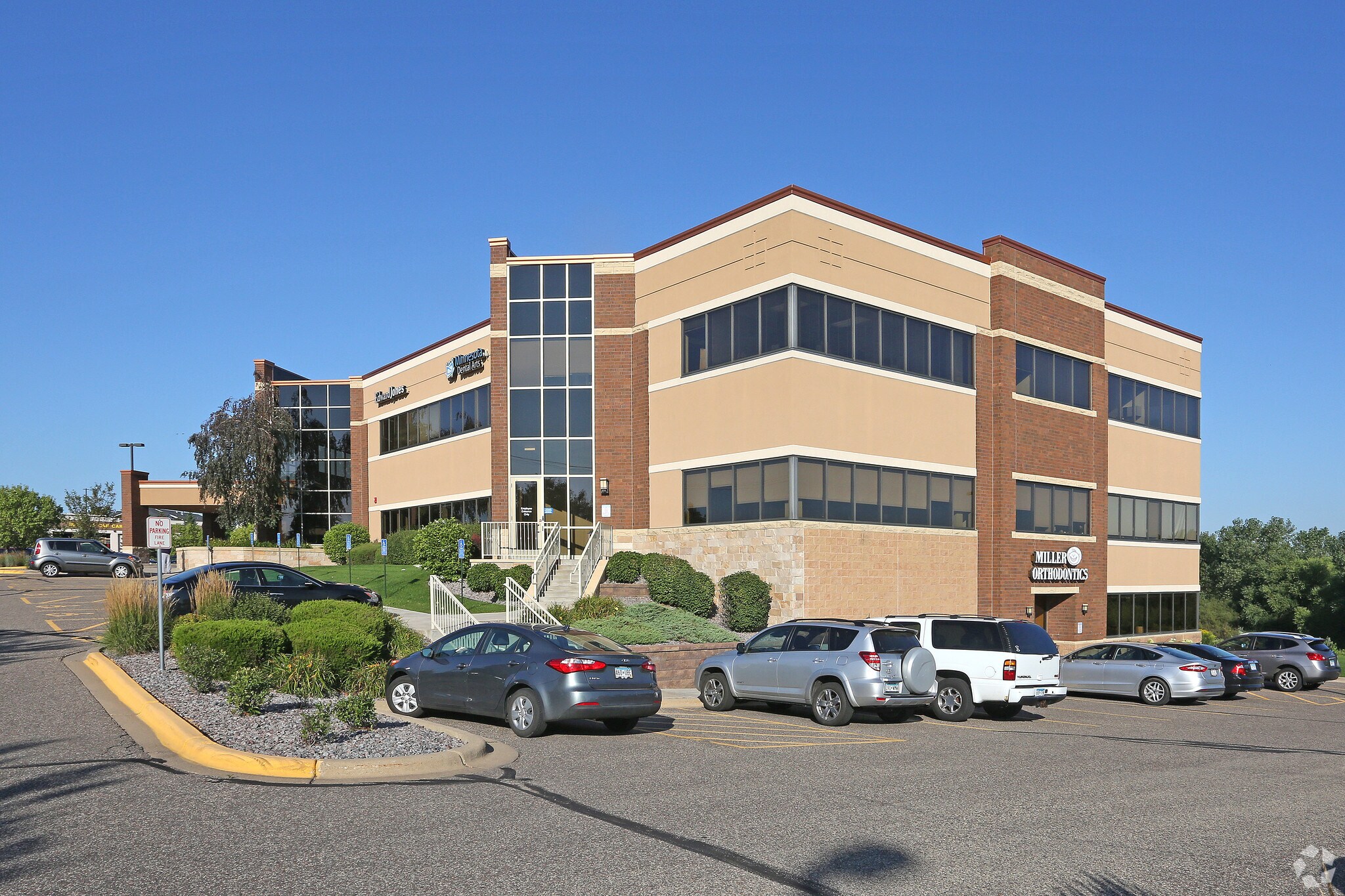 5565 Blaine Ave, Inver Grove Heights, MN for lease Building Photo- Image 1 of 5