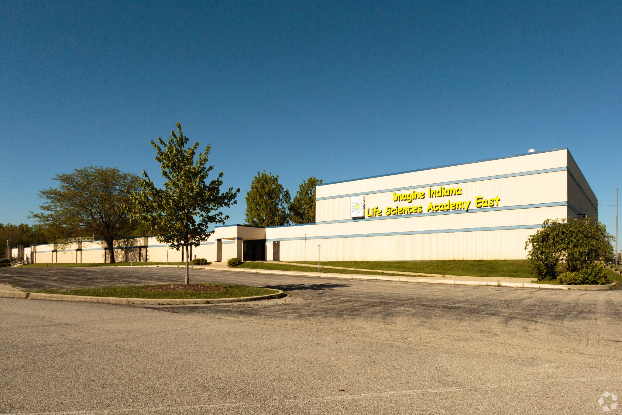 4352 N Mitthoefer Rd, Indianapolis, IN for sale Primary Photo- Image 1 of 1