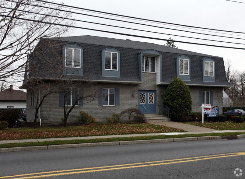 875 Lincoln Ave, Glen Rock, NJ 07452