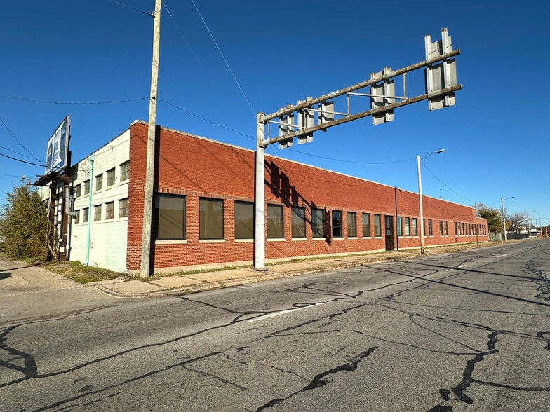 134 E Tutt St, South Bend, IN for sale - Building Photo - Image 2 of 13