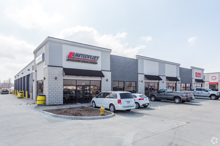 100 Hickman Rd, Waukee, IA for sale - Building Photo - Image 1 of 1