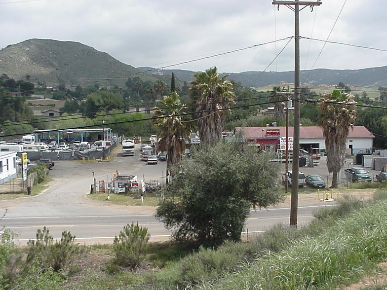 2025 Harbison Canyon Rd, El Cajon, CA for sale - Primary Photo - Image 1 of 1