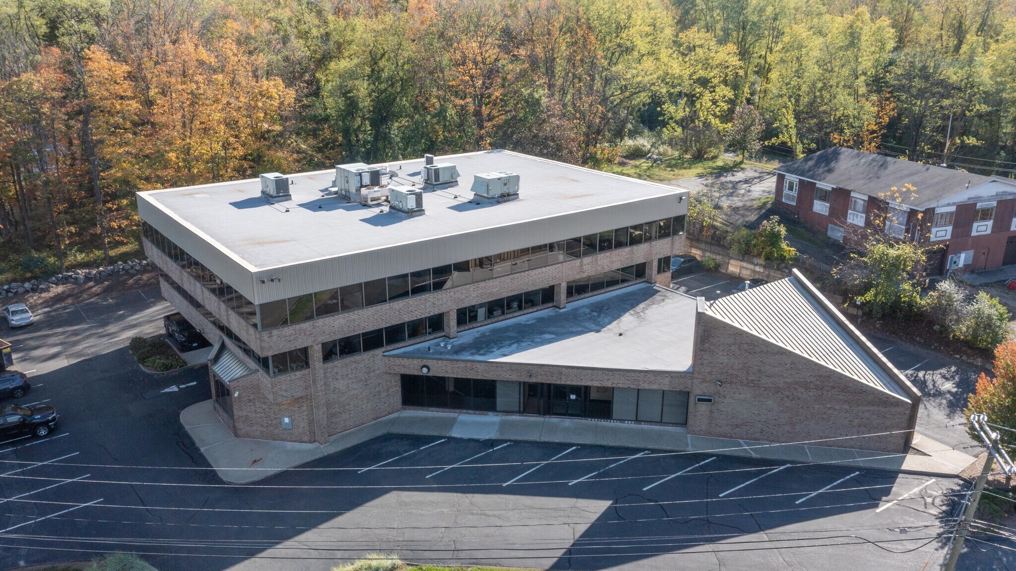 108 Mill Plain Rd, Danbury, CT for lease Building Photo- Image 1 of 9
