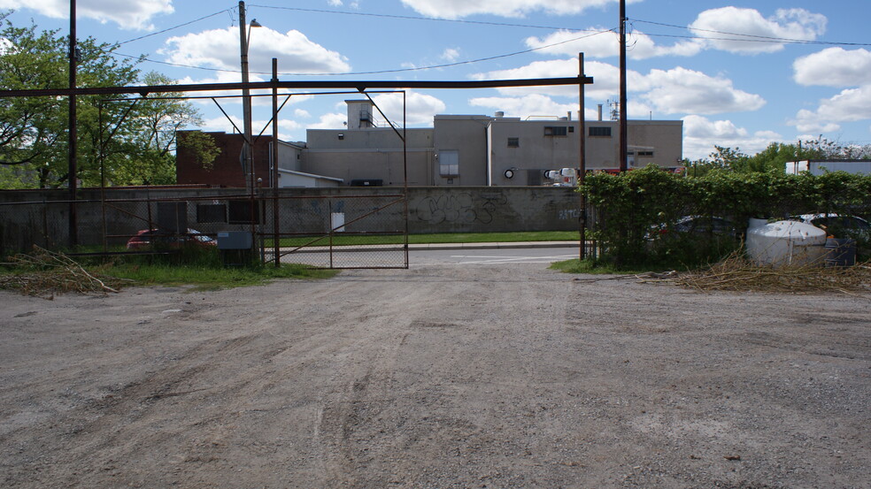 65 Brant St, Hamilton, ON for lease - Building Photo - Image 3 of 7