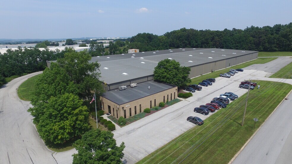60 Grumbacher Rd, York, PA for lease - Building Photo - Image 1 of 3