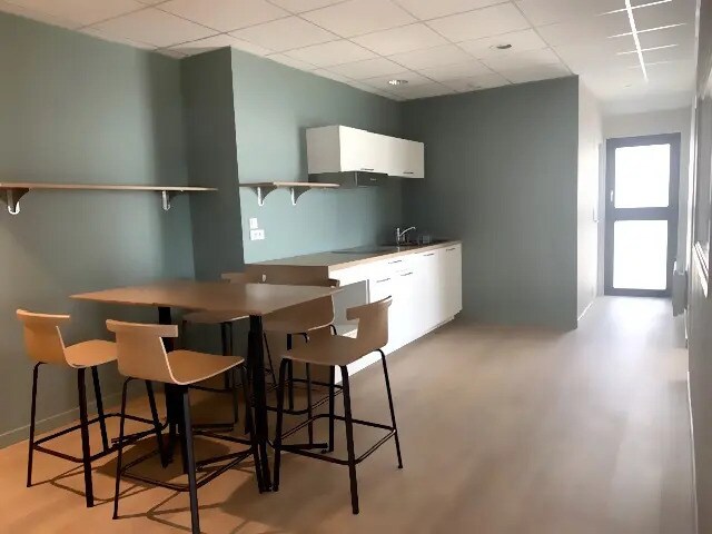 Office in Séné for lease Interior Photo- Image 1 of 6