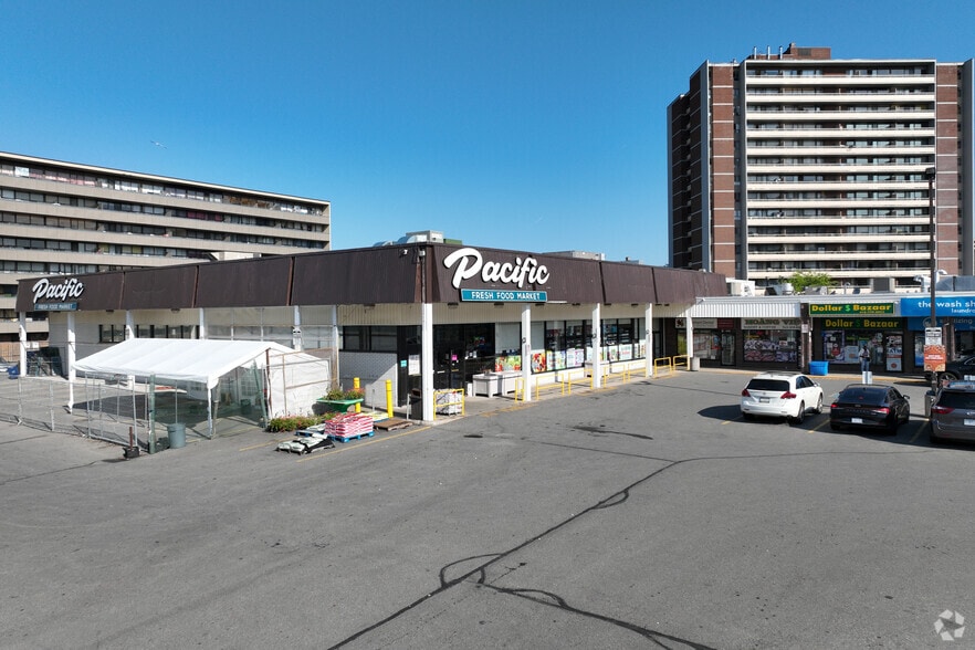 4700-4722 Jane St, Toronto, ON for lease - Building Photo - Image 2 of 4