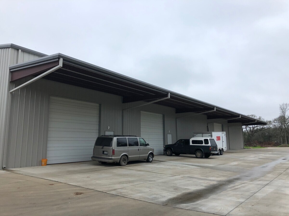 12701 Lowden Ln, Manchaca, TX 78652