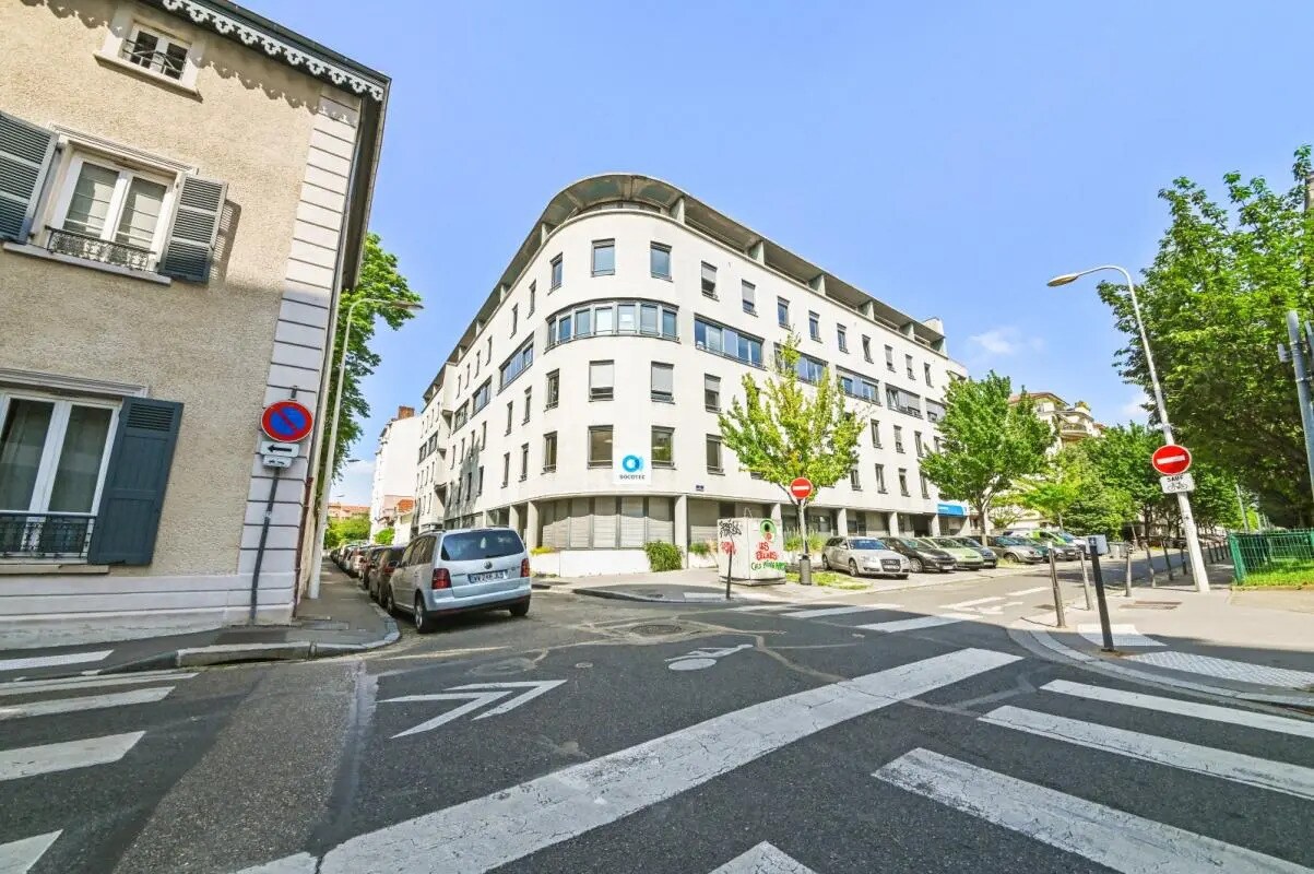 9 Rue Des Tuiliers, Lyon for lease Building Photo- Image 1 of 5