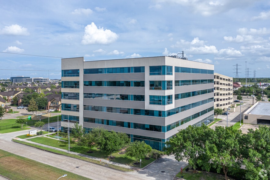 15721 Park Row, Houston, TX for lease - Building Photo - Image 3 of 14