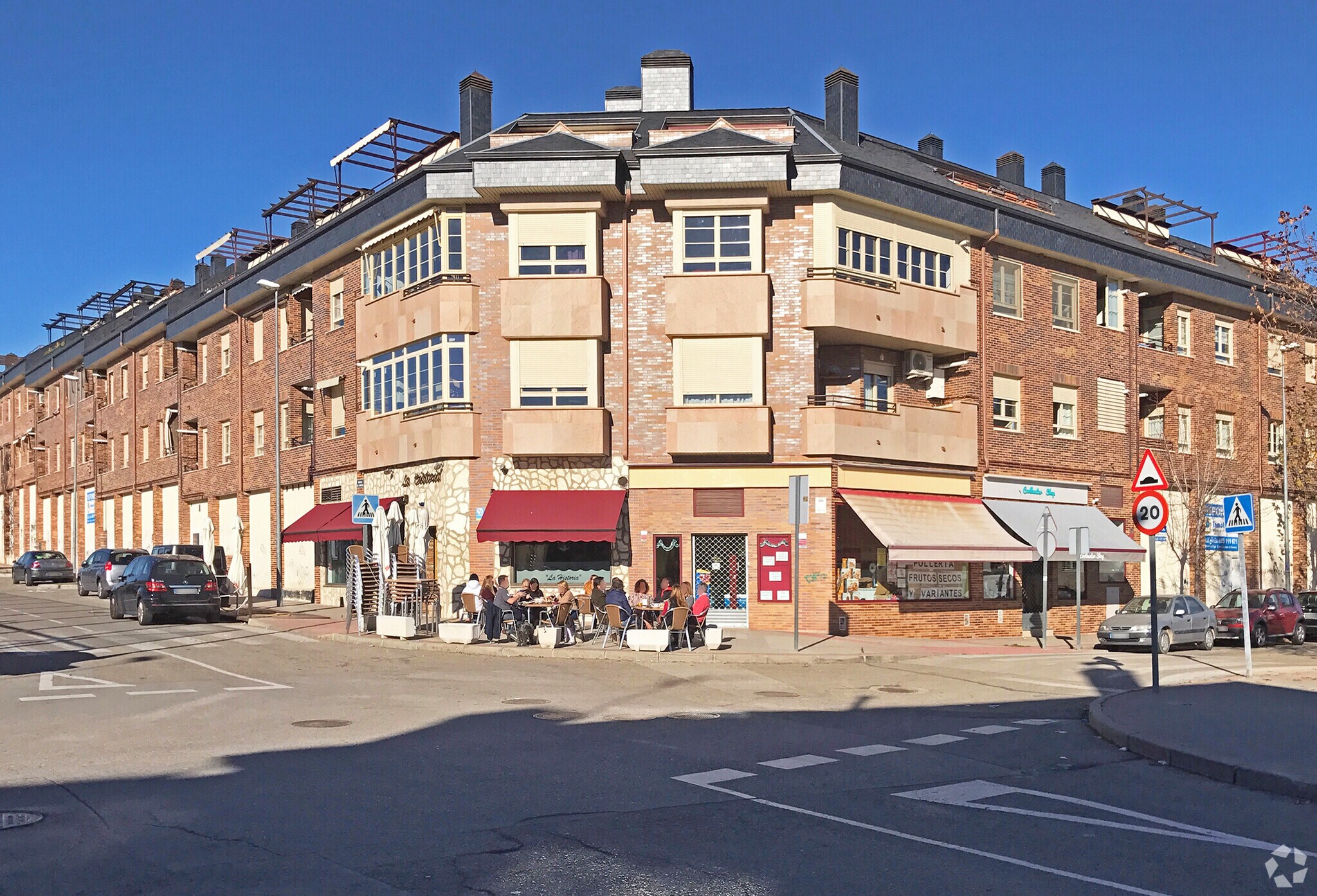 Multifamily in Villanueva del Pardillo, Madrid for sale Primary Photo- Image 1 of 1