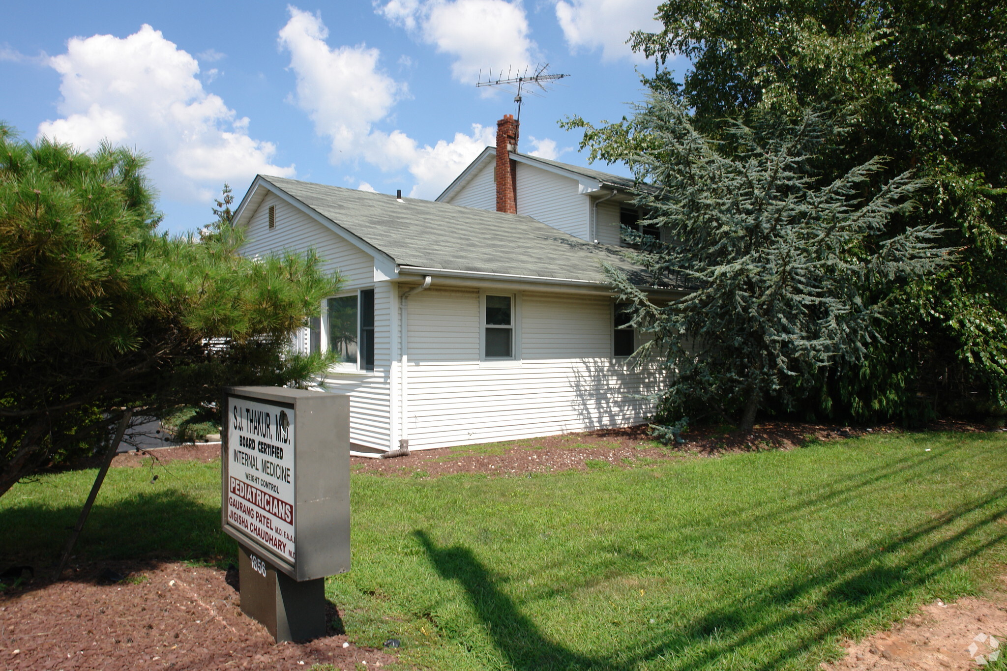 1856 Oak Tree Rd, Edison, NJ for sale Primary Photo- Image 1 of 1