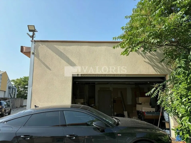 Office in Chassieu for lease - Building Photo - Image 3 of 7