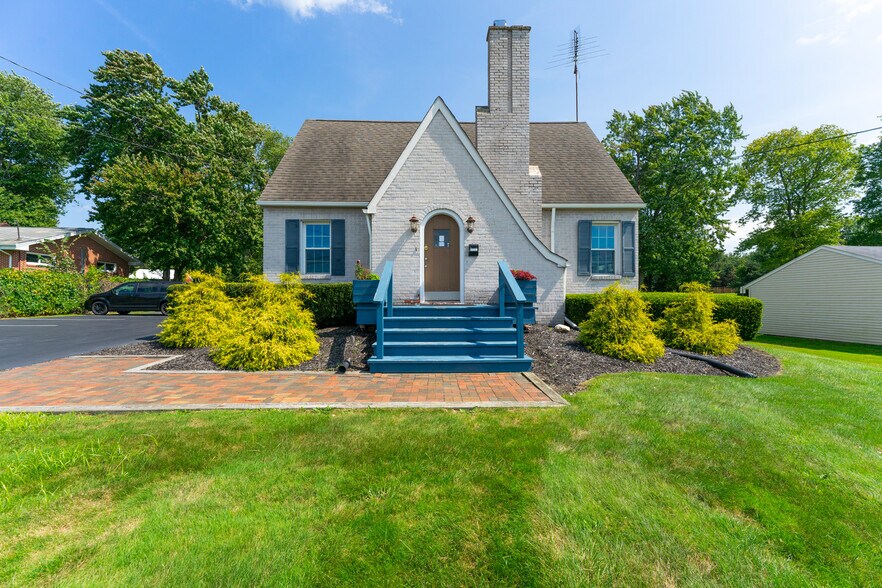 1866 Niles Cortland Rd, Warren, OH 44484