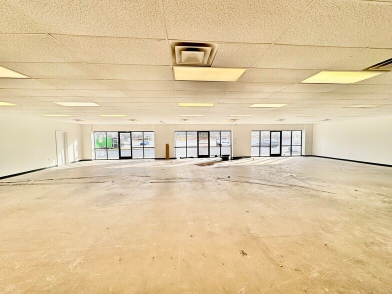 2806 Randleman Rd, Greensboro, NC for lease - Building Photo - Image 3 of 15