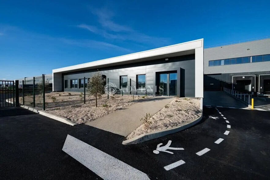 Industrial in Lézignan-Corbières for lease - Building Photo - Image 2 of 12