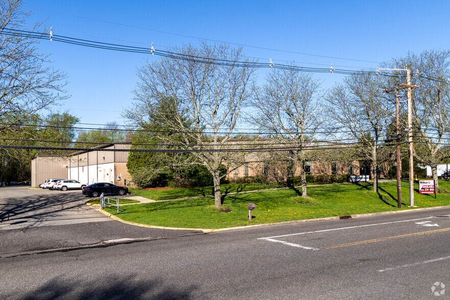 2035 Briggs Rd, Mount Laurel, NJ for sale - Building Photo - Image 2 of 13