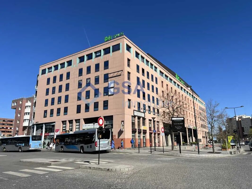 Office in Évry-Courcouronnes for lease Building Photo- Image 1 of 11