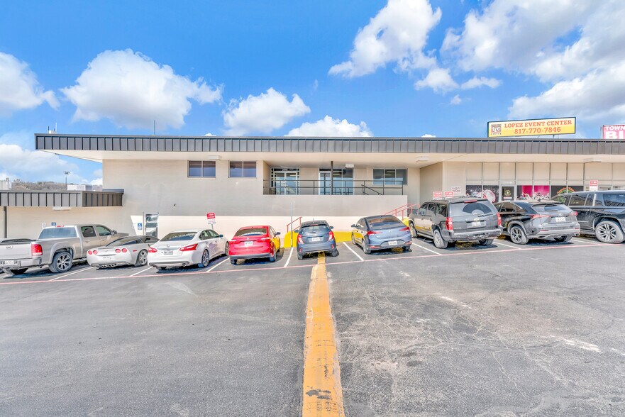 24002534 Jacksboro Hwy, Fort Worth, TX 76114