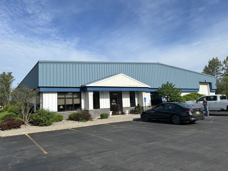 760 Canning Pky, Victor, NY for lease - Building Photo - Image 1 of 18