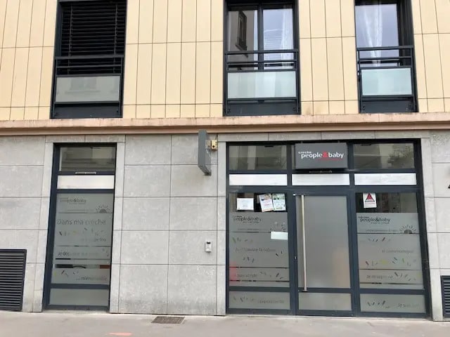 Retail in Lyon for lease Building Photo- Image 1 of 31