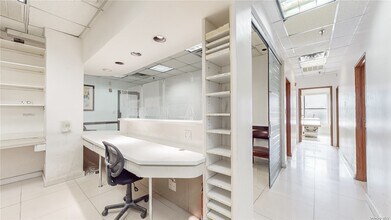 198-200 Canal St, New York, NY for lease Interior Photo- Image 2 of 2