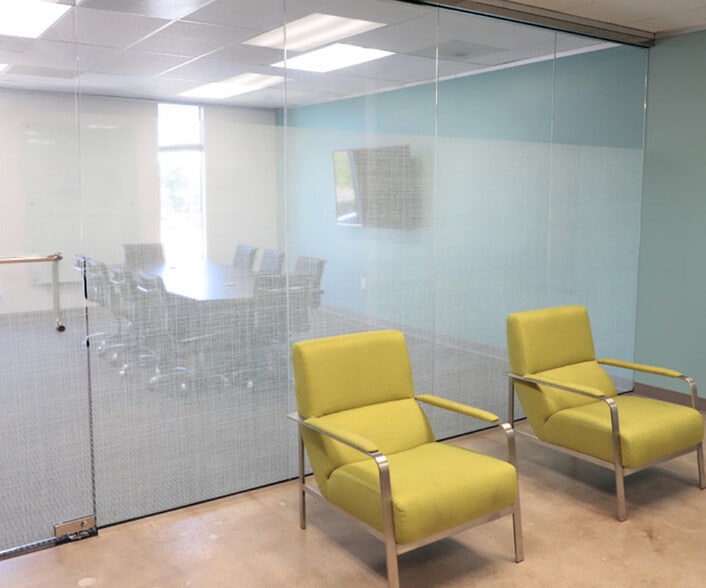 1300 Bay Area Blvd, Houston, TX for lease - Interior Photo - Image 2 of 6
