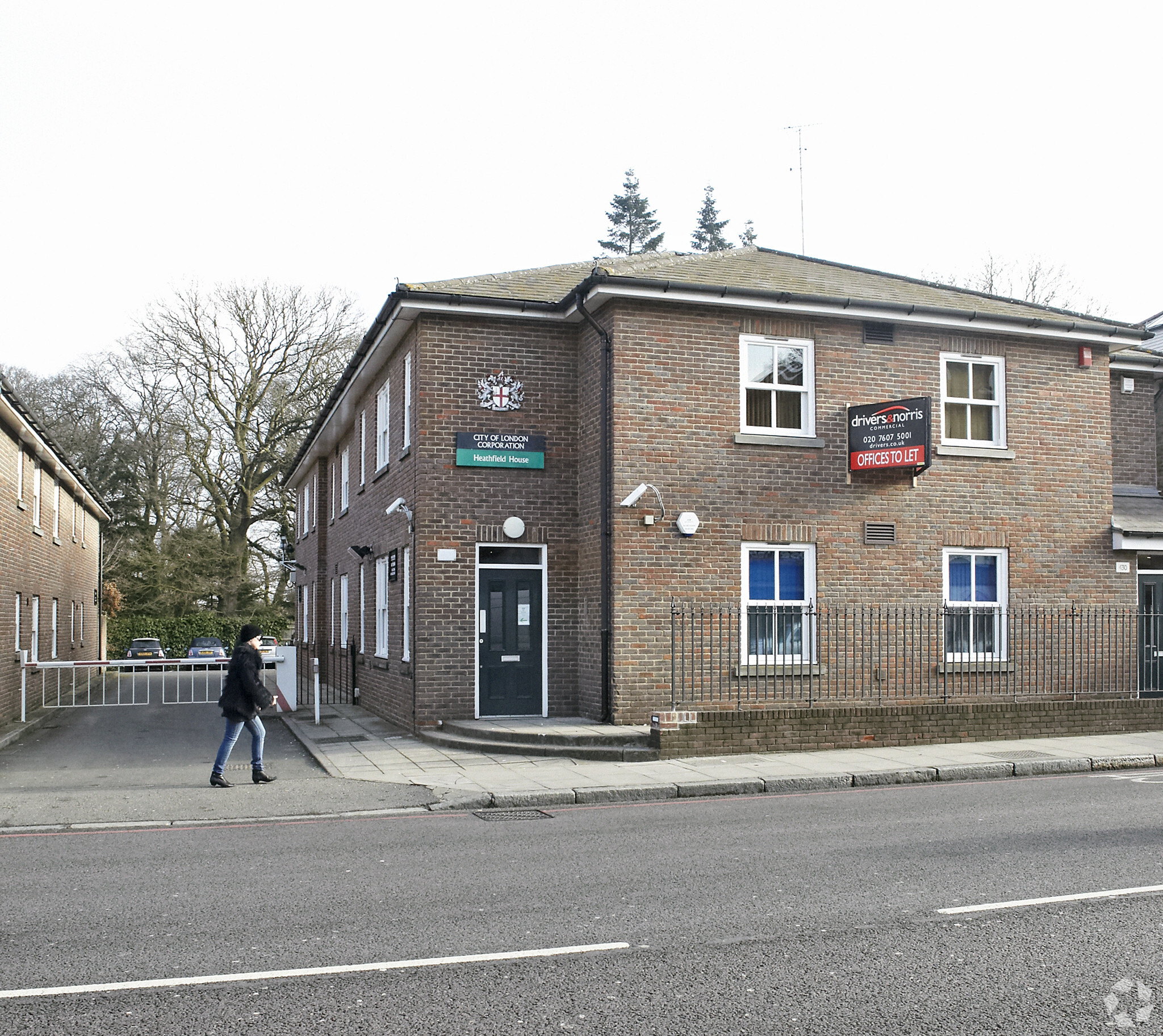 430 Archway Rd, London for lease Primary Photo- Image 1 of 5