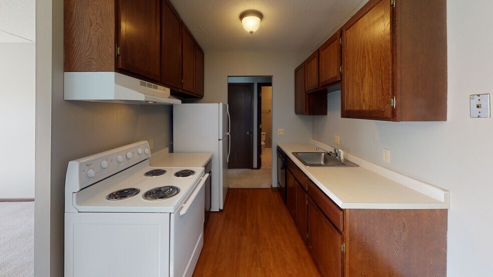 1301 Cambridge St, Hopkins, MN for sale - Matterport 3D Scan - Image 3 of 21