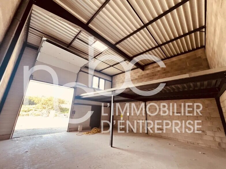 Flex in Saint-Germain-Nuelles for sale - Interior Photo - Image 2 of 9