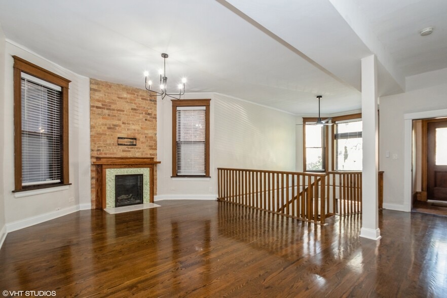 905 W Dakin St, Chicago, IL for sale - Building Photo - Image 2 of 18