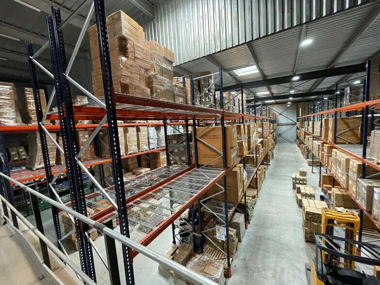 Flex in Fréjus for lease - Interior Photo - Image 1 of 9