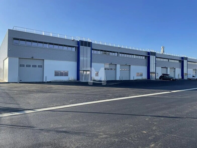 Flex in Brétigny-sur-Orge for lease - Building Photo - Image 2 of 10
