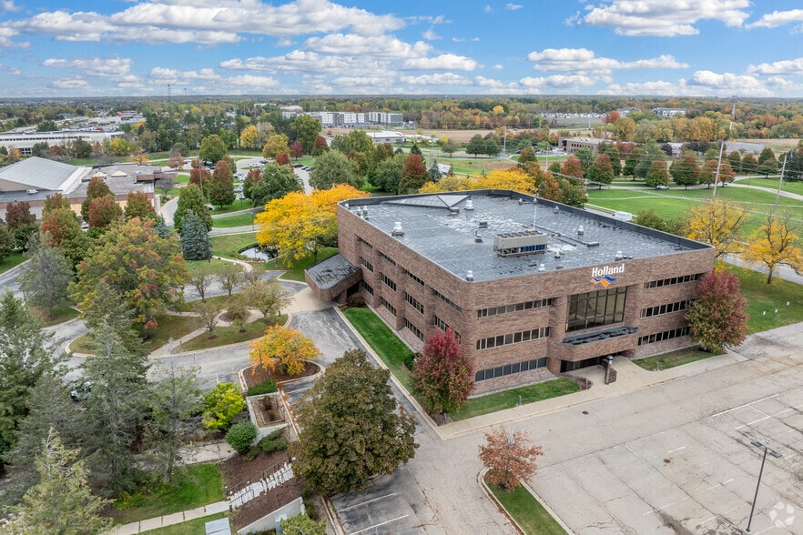 700 & 734 S Waverly Rd, Holland, MI for sale - Building Photo - Image 1 of 35