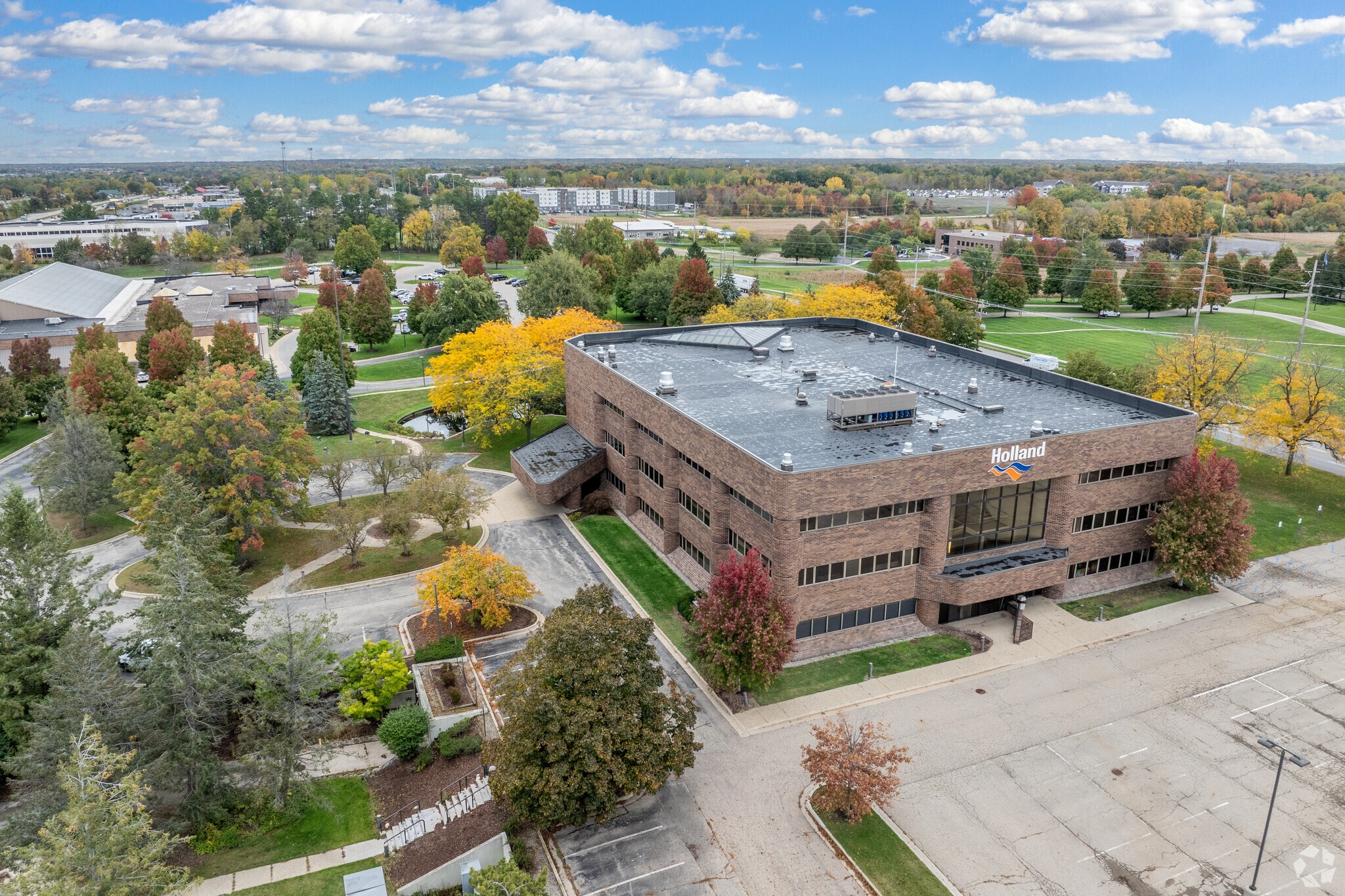 700 & 734 S Waverly Rd, Holland, MI for sale Building Photo- Image 1 of 36