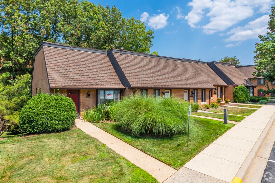 6252-6272 Montrose Rd, Rockville, MD for lease - Primary Photo - Image 1 of 4