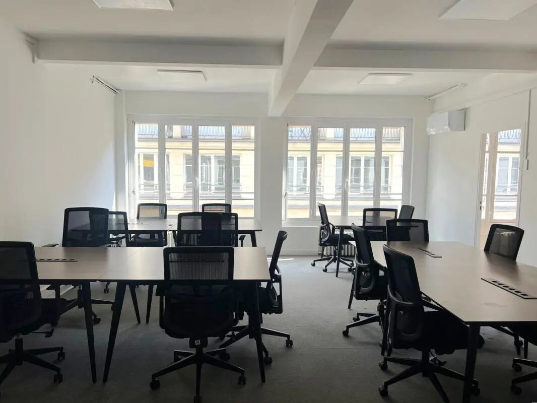 Office in Paris for lease Building Photo- Image 1 of 9