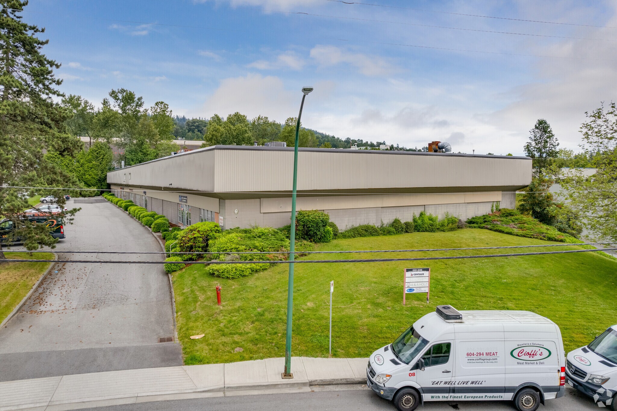 3131-3149 Thunderbird Cres, Burnaby, BC for sale Primary Photo- Image 1 of 1