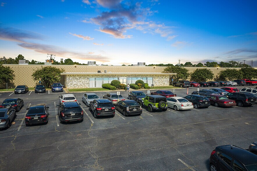 2835 E Cotton St, Longview, TX 75602