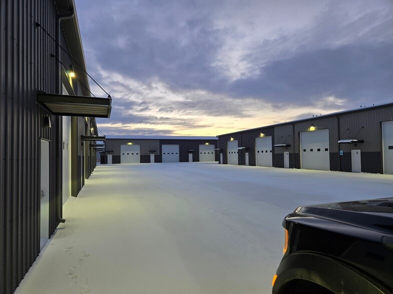 1102 Jackrabbit Ln, Belgrade, MT for sale - Building Photo - Image 1 of 9