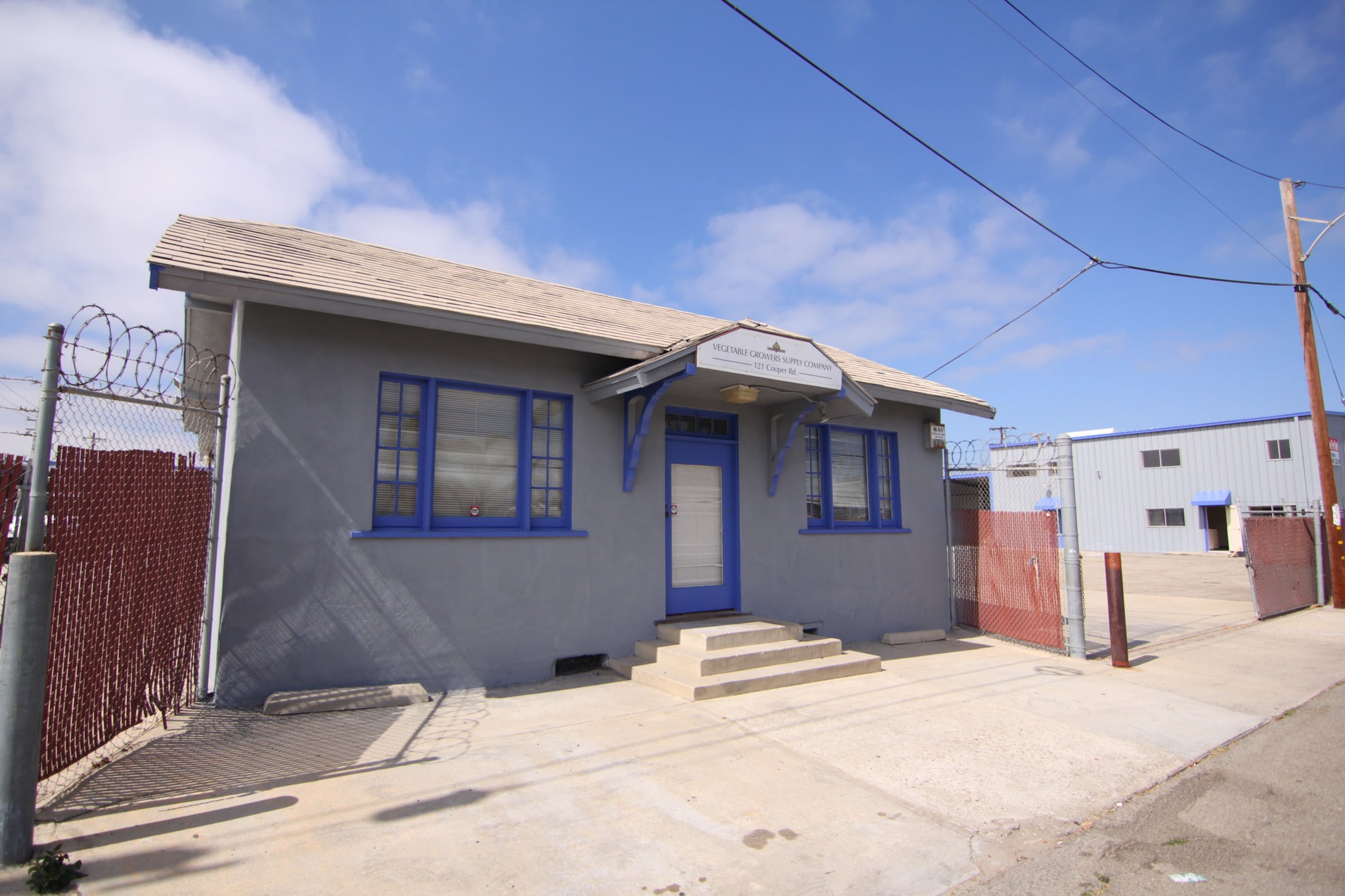 121 Cooper Rd, Oxnard, CA for sale Primary Photo- Image 1 of 1