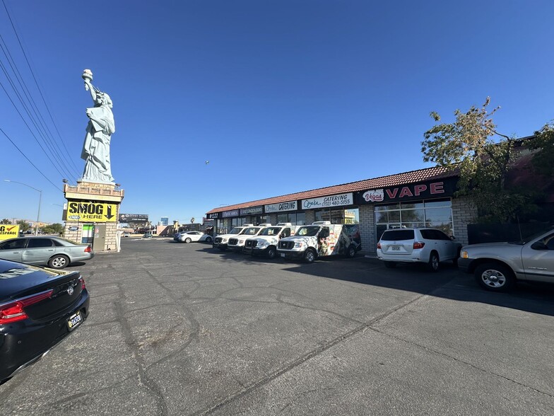 4211 W Sahara Ave, Las Vegas, NV for sale - Building Photo - Image 1 of 1