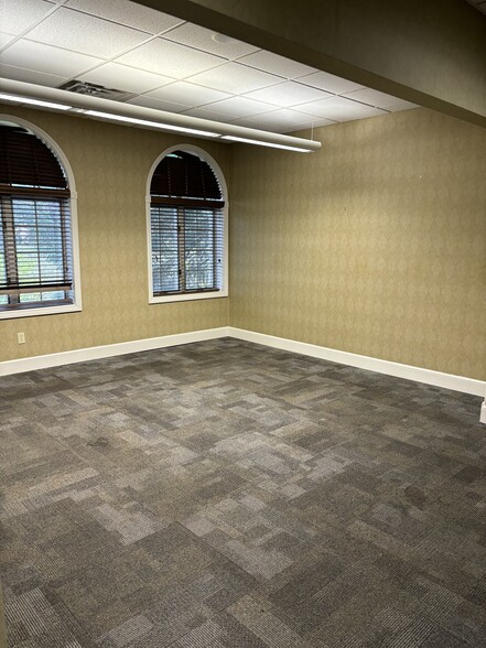 6480 Main St, Buffalo, NY for sale - Interior Photo - Image 3 of 6