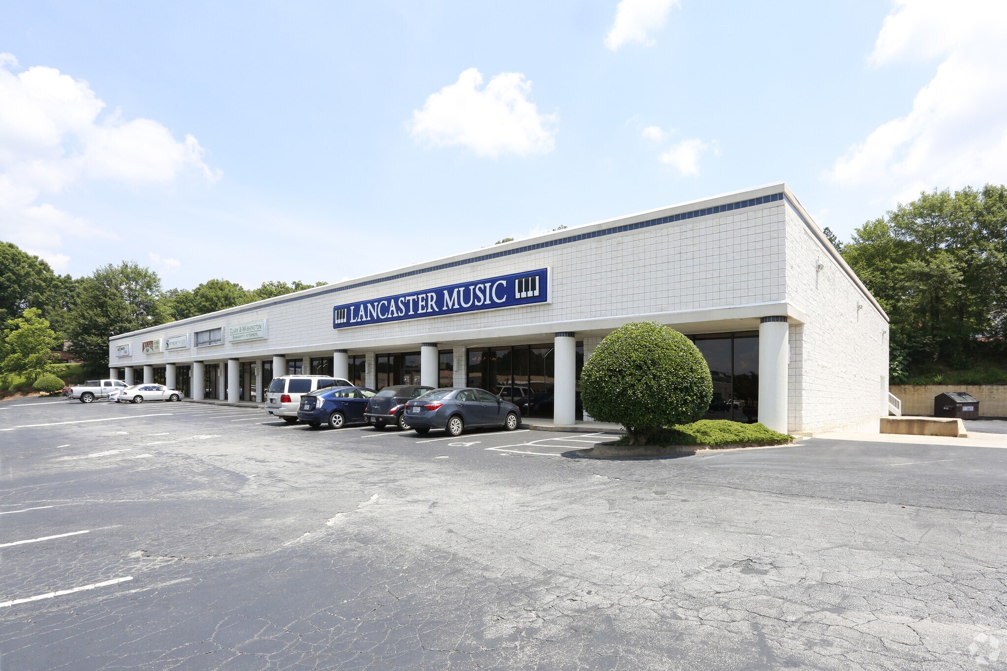 195 Pearl Nix Pky, Gainesville, GA for sale Primary Photo- Image 1 of 1