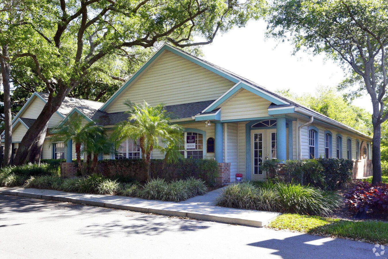 705 W Fletcher Ave, Tampa, FL 33612