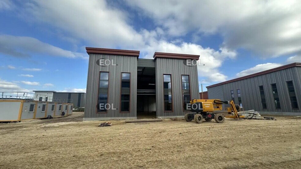 Flex in Serris for sale - Building Photo - Image 2 of 4
